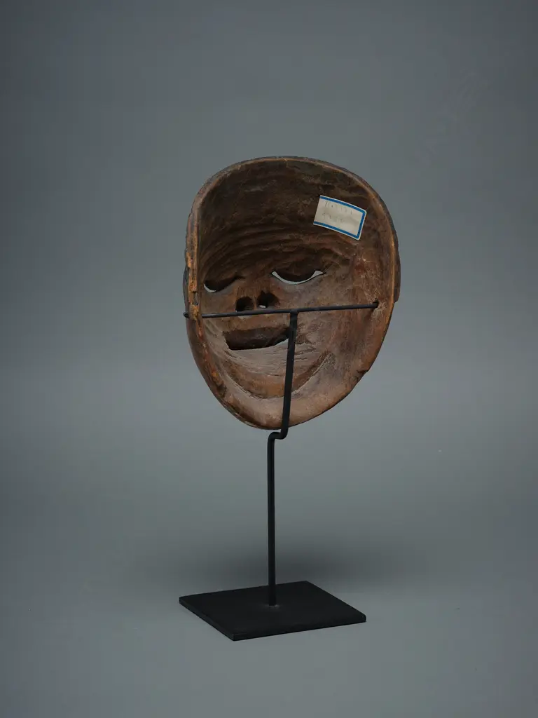Wooden Javanese mask – Indonesia - mid 20thC, Image 1++